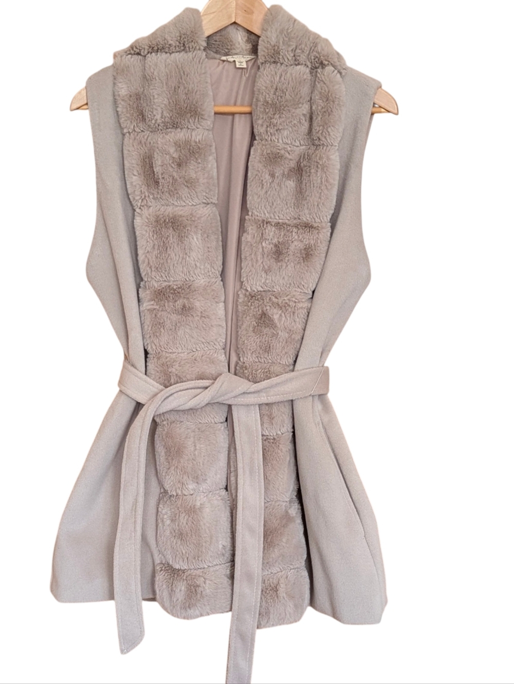 Linda Anderson Sleeveless Faux Fur Trim Belted Vest Women's L Taupe Outdoor Chic
